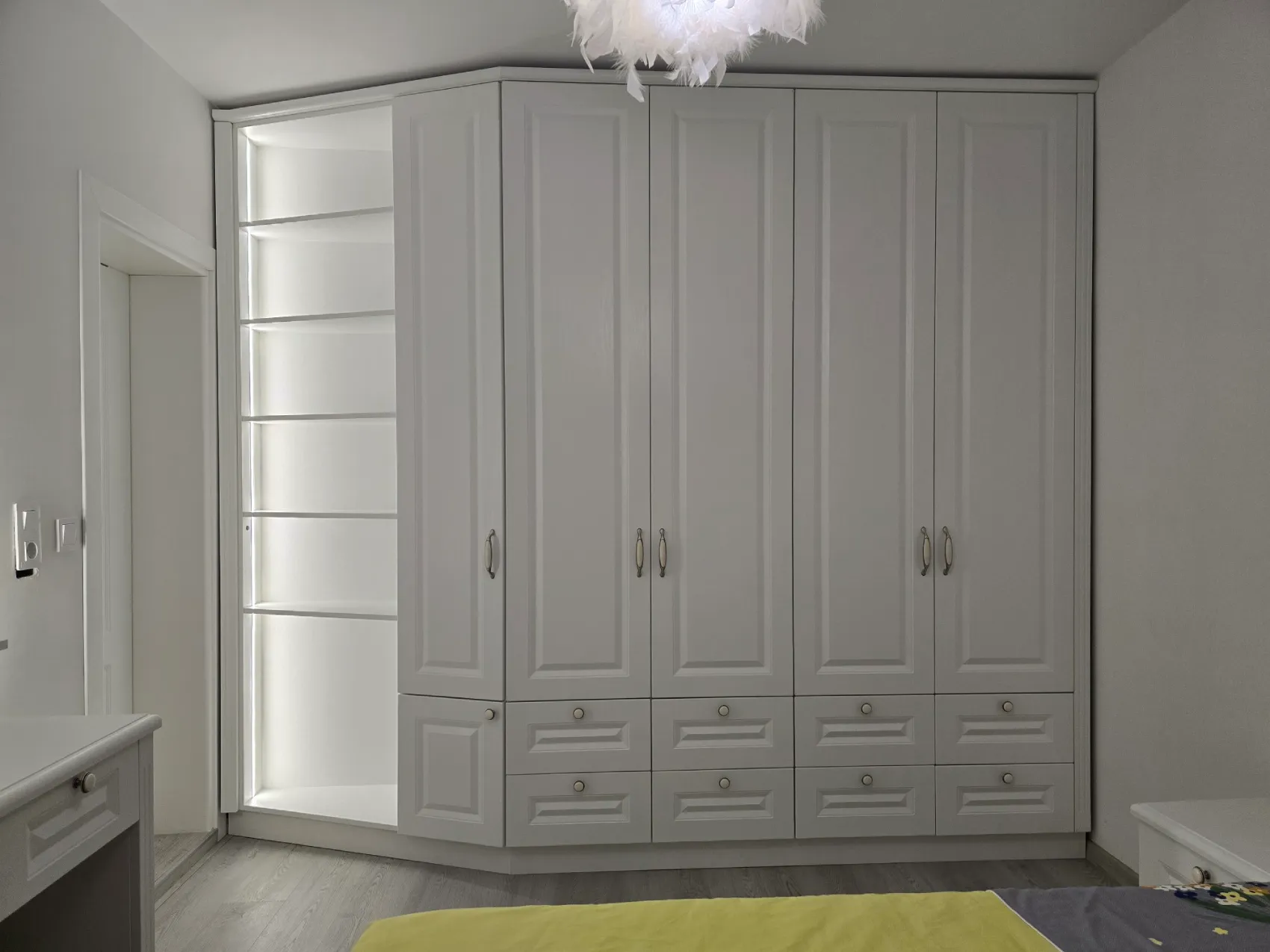 Гардероби по поръчка от СИДИ СТИЛ