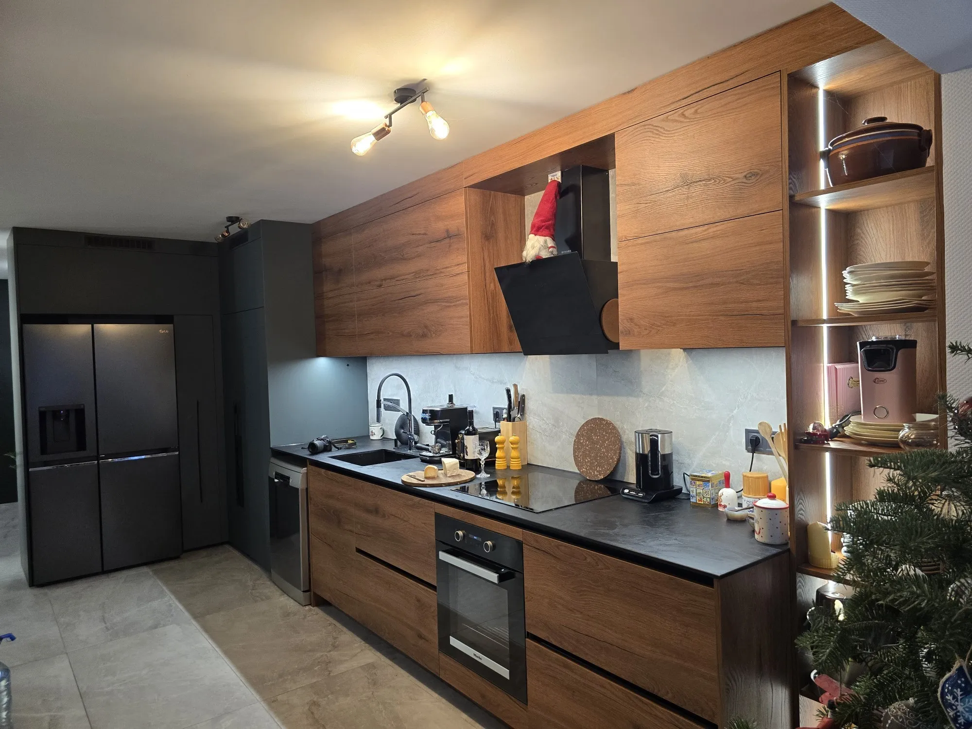 Материали и детайли в дизайнерска кухня